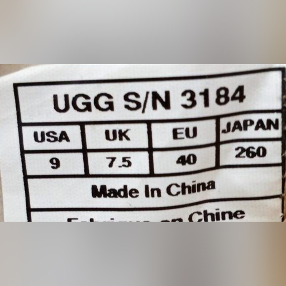 UGG Australia Channing Leather Boots. Women's 9 - Picture 3 of 9